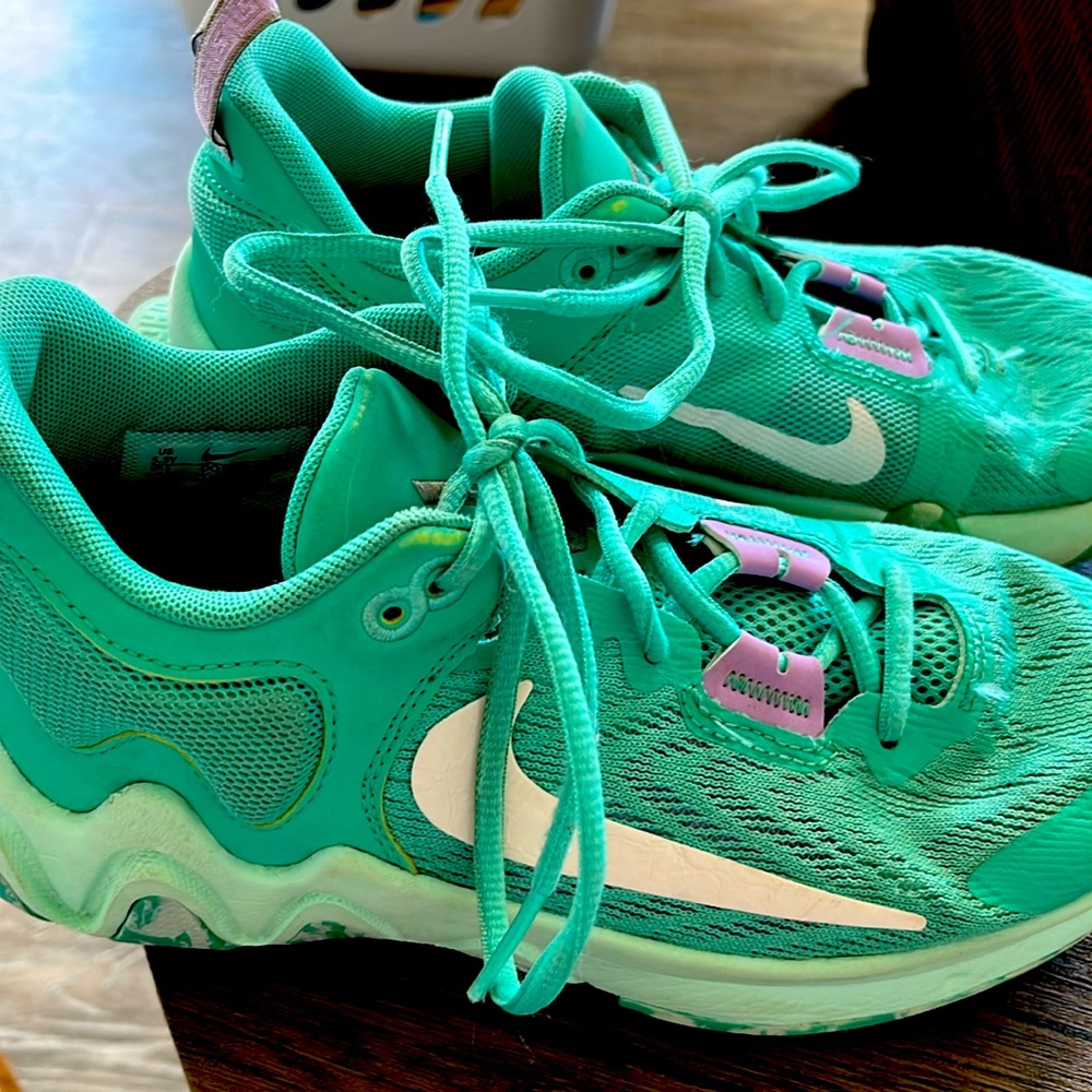 girls light green Kyrie sneakers size 5.5